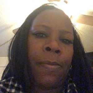 Meet your Posher, Desiree